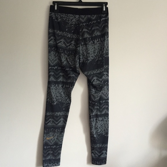 NIKE PRO Driver-Fit Grey Knit Print Leggings - Picture 8 of 11